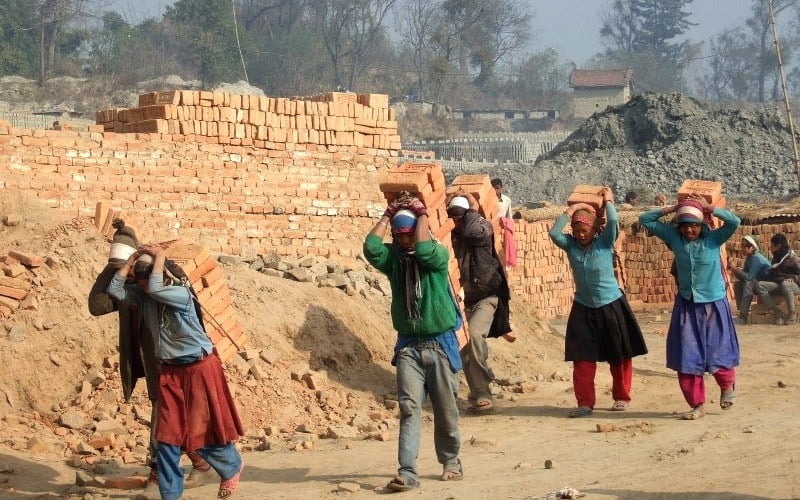 इँटा उद्योगका ३ हजार भारतीय मजदुरको घर फर्कने चाहना