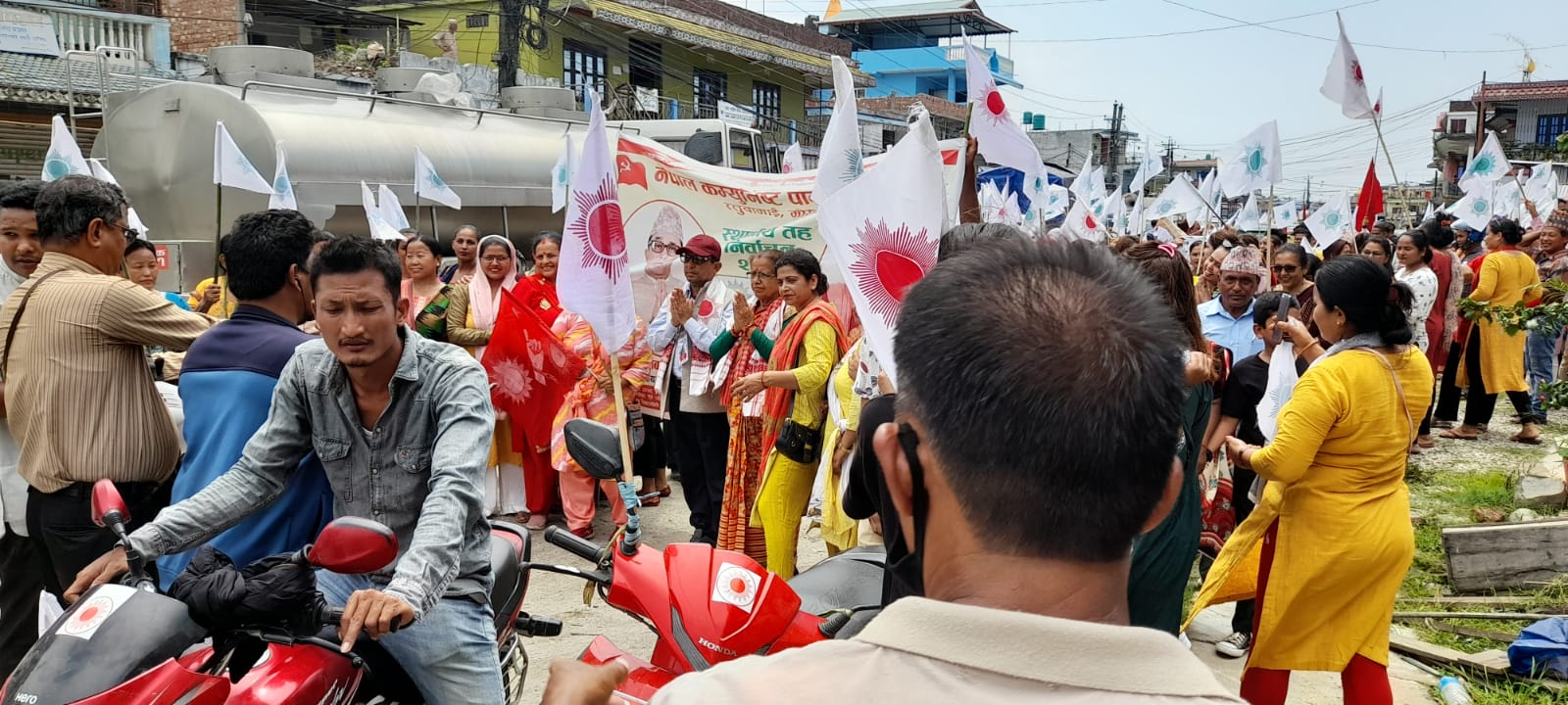 रतुवामाईमा एमालेको पक्षमा जनलहर उर्लिदै (फोटोफिचरसहित)