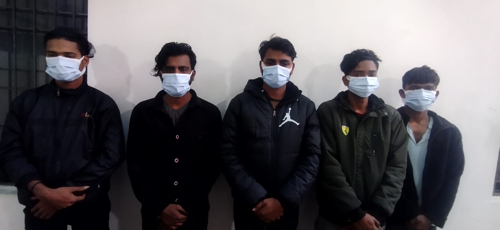 बिदेश पठाईदिन्छु भन्दै ठगी आरोपमा पाँच पक्राउ